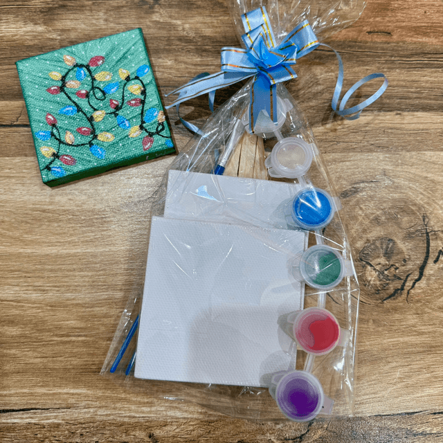 Easel and canvases art creativity kit