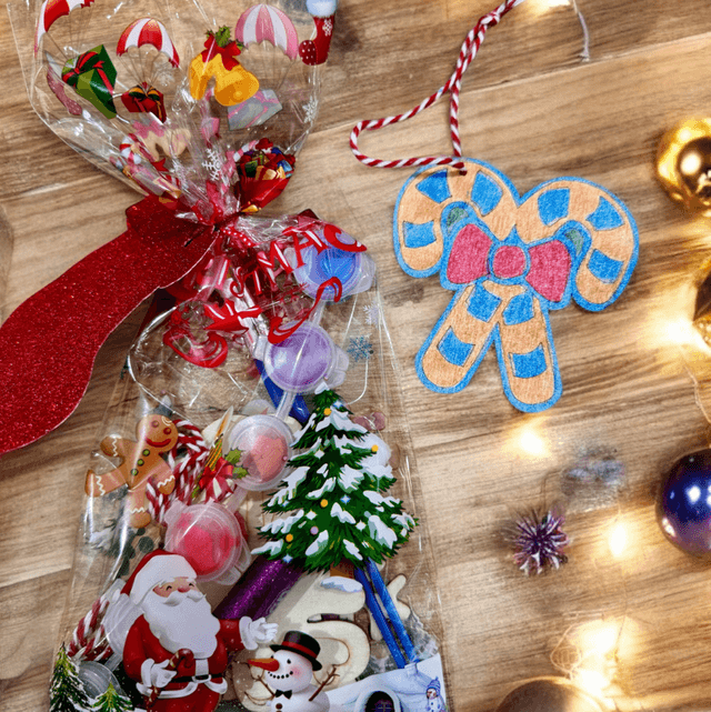 Paint and decorate 3 hanging tree decs kit